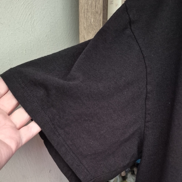 Pittsburgh Pirates Zoltan Majestic Black T-Shirt with Red and Blue Logo - Picture 4 of 5